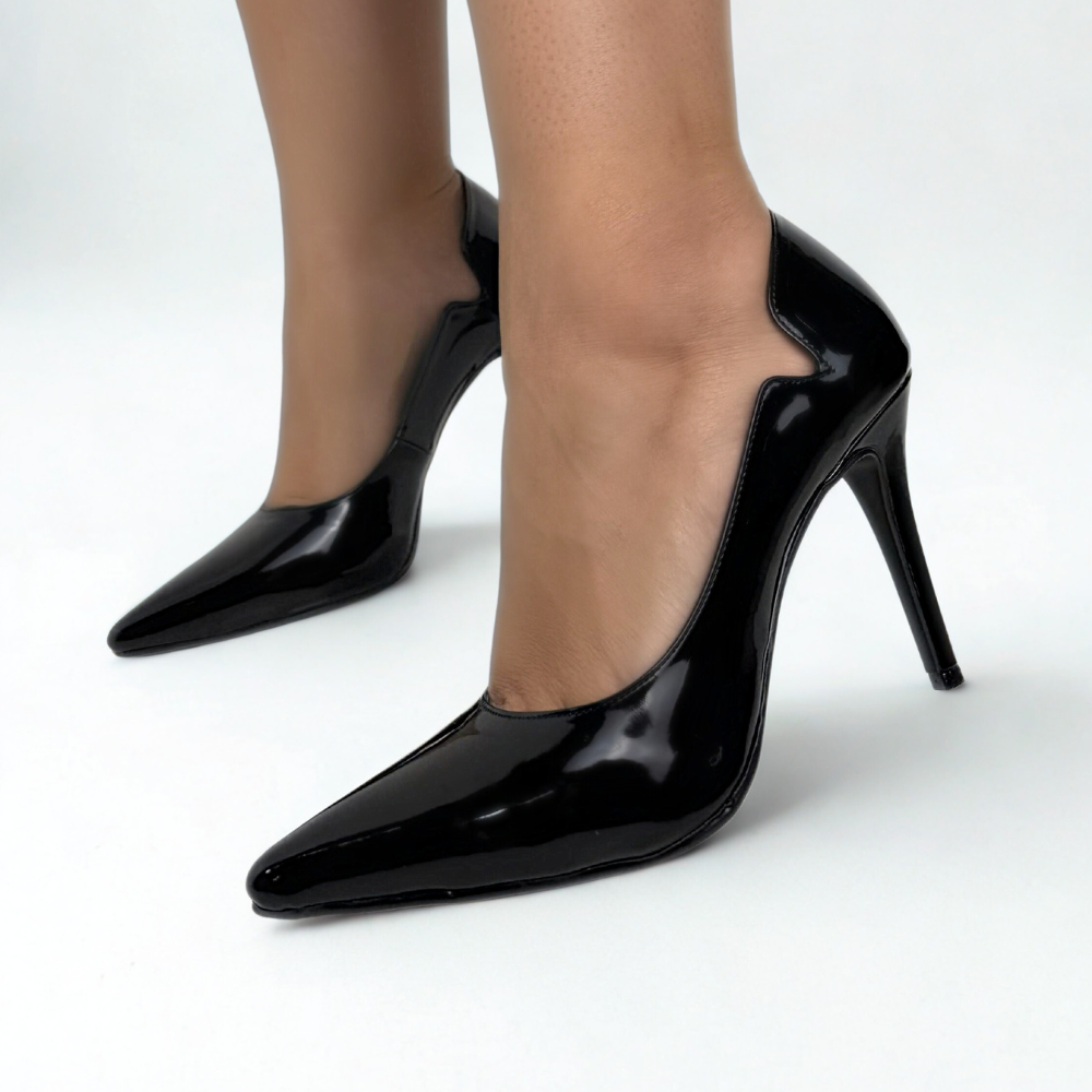 Scarpin Coração Salto Fino 10cm com Recorte Elegante – Meire Morais