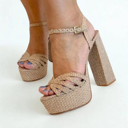 Sandália Mega Pata Carol 15cm